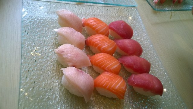 Salmon sushi