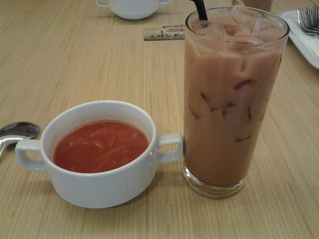 'Luo Song Tong' Bosch Soup & Iced Milk Tea