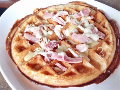 buttermilk waffles with ham & 3 cheese S$14