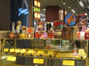 Famous Amos