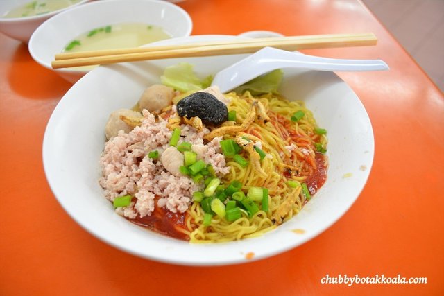 Mee Kia dry Fish Ball Noodle - Big no chilli
