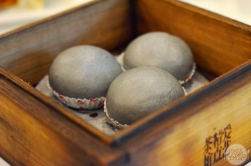 Salted egg yolk bun