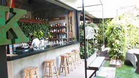 Kakis Bistro & Bar