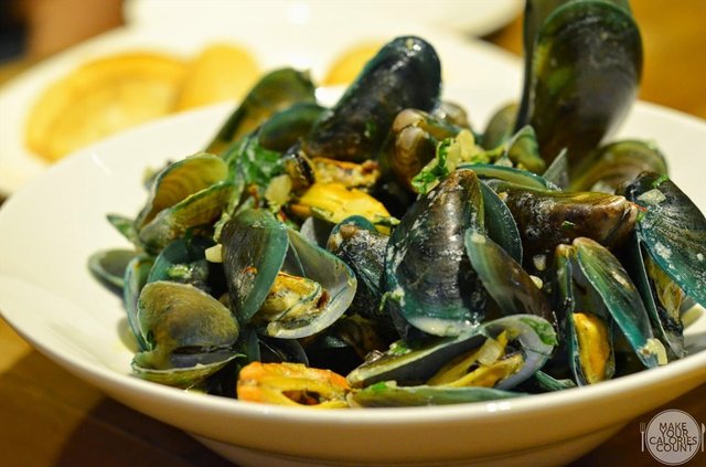 A Big Bowl O'Mussels | S$14/++