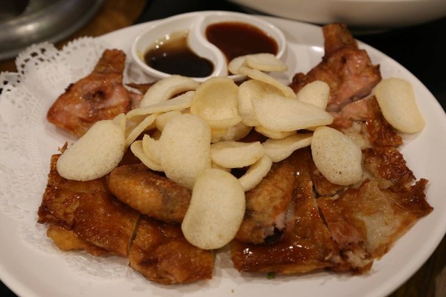crispy boneless chicken 金龙鸡 -roast chicken rice better la!
