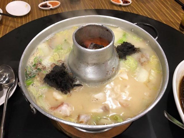 super tasty red garoupa fishhead steamboat