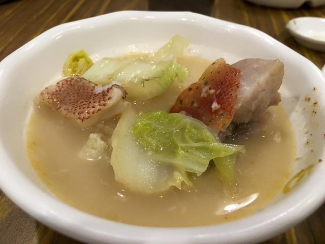 super tasty red garoupa fishhead steamboat