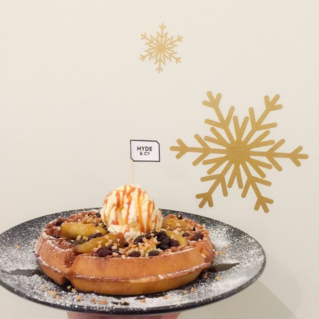 Christmas Gingerbread Waffle