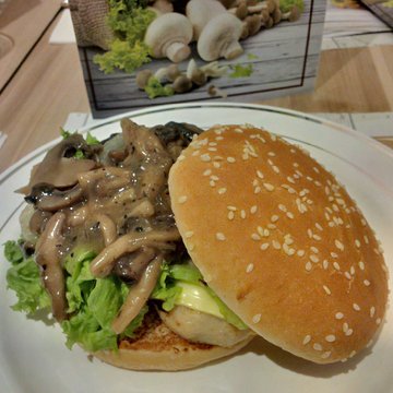 Gourmeiji Mushroom Swiss Chicken burger