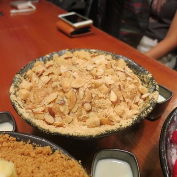 Injeolmi bingsu