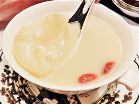 Double-Boiled Fish Bone Soup, Fish Maw, Wolfberries
