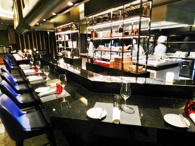 Seating Open Kitchen