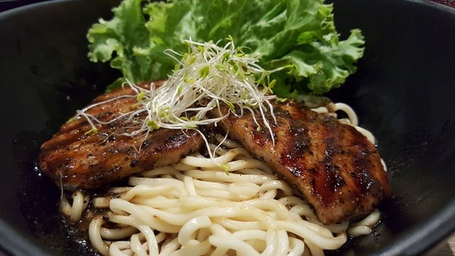 Black Pepper Pork Chop Pan Mee
