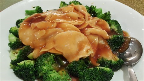 Braised Sliced Sea Whelk with Vegetables & Abalone Sauce, 鲍汁碧绿海螺片
