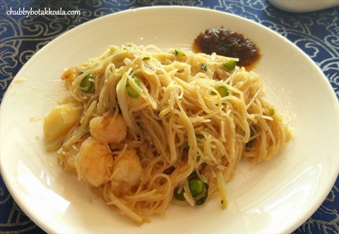 Braised Vermicelli with Diced Seafood, Salted Fish, Shrimp Paste and Vegetables (Individual Portion)
