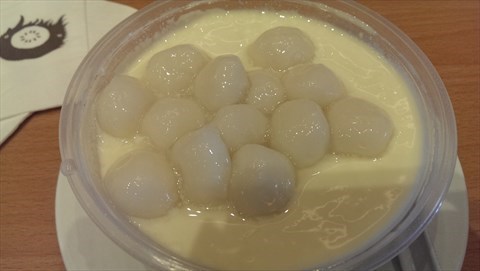 Double -boiled Milk with Mini Mochi