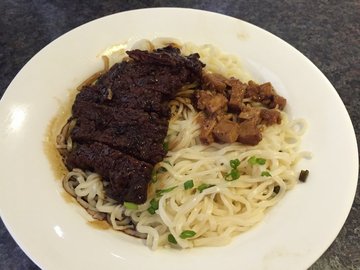 排骨鸡丁葱油面