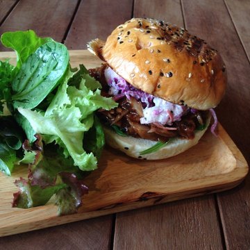 Pulled pork burger
