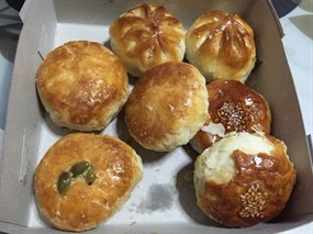 Yuen Long Hong Kong Pastry & Buns