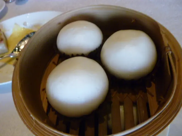 Steamed custard bun