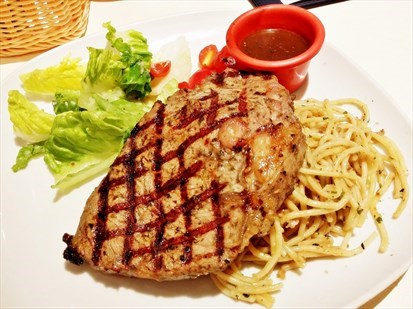 Ribeye Steak With Spaghetti Aglio Olio