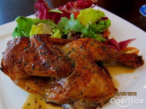 Half roasted chicken with mesclun salad