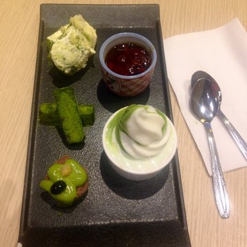 Sampler of popular desserts