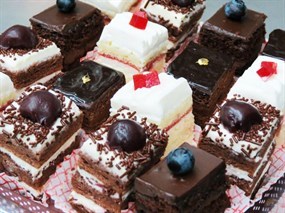 Sugarush Bakery & Café