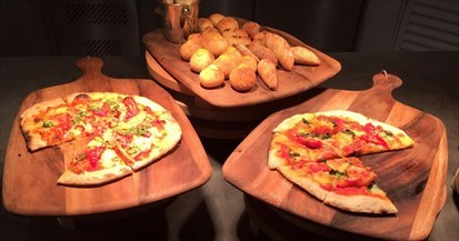 Pizzas and Bread Station