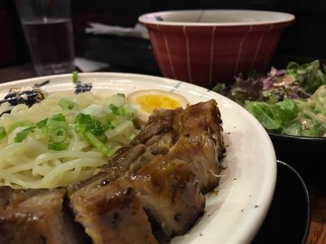 White Yakibuta Noodle + Salad Set