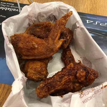 Signature  chicken  wings