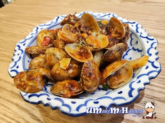 Stir Fried Clams with Thai Chilli Sauce泰式辣味啦啦 - $12 