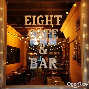 8 Cafe & Bar