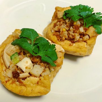 Stuffed Beancurd Buns (Tau Kwa Pau / 豆干包) 