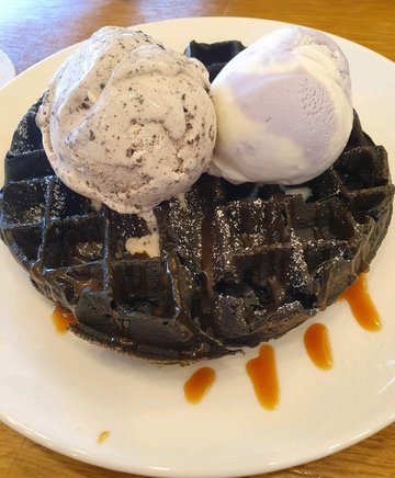 Cookies & cream + taro & coconut with chacoal waffer