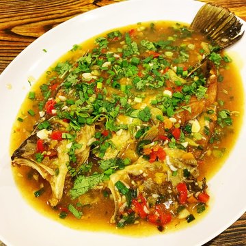 Steamed Fish with Diced Hot Red Peppers (剁椒鱼)