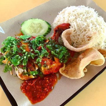 Green Chilli Chicken Rice (青辣椒鸡饭)