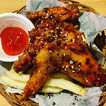 Spicy Caramelized Chicken Wings with Thick Cut Fries
