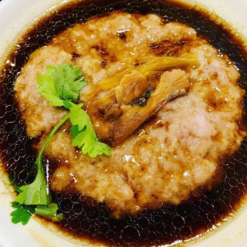 Steamed Hand Chopped Minced Pork with Salted Fish (咸鱼蒸手剁肉饼)