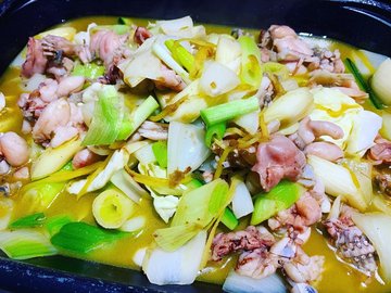 Green Pepper Shallot Bullfrog (青椒蒜香味牛蛙)