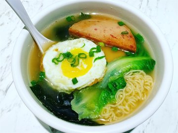 Fried Egg & Luncheon Meat Instant Noodles (餐蛋汤一丁)
