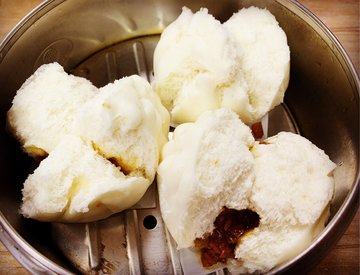 Hong Kong Style BBQ Pork Buns (香港叉烧包)