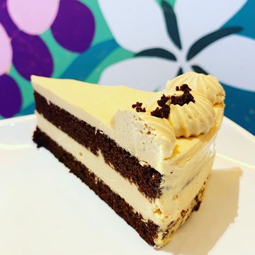 Salted Caramel Chocolate Velvet Cake