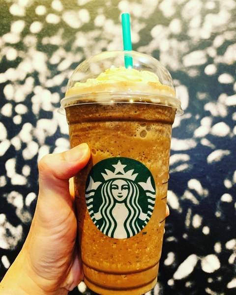 Coffee, cocoa, with rich chocolatey chips blended with milk & ice, served with whipped cream.