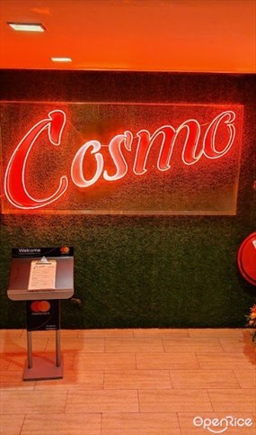 Cosmo Bar & Restaurant