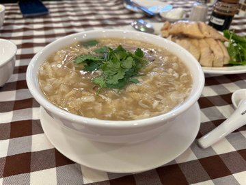 蟹肉鱼鳔羹 Thick Soup with Crab Meat and Fish Maw