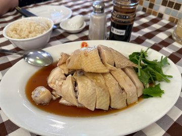 美味白切甘榜鸡 Signature Boiled Kampong Chicken