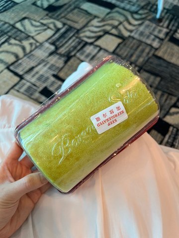 Pandan cheese roll