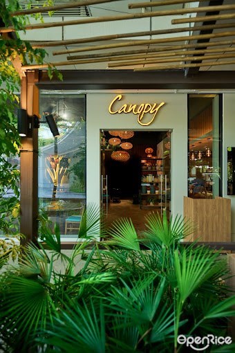 Canopy Garden Dining