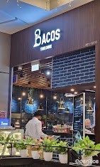 Bacos
